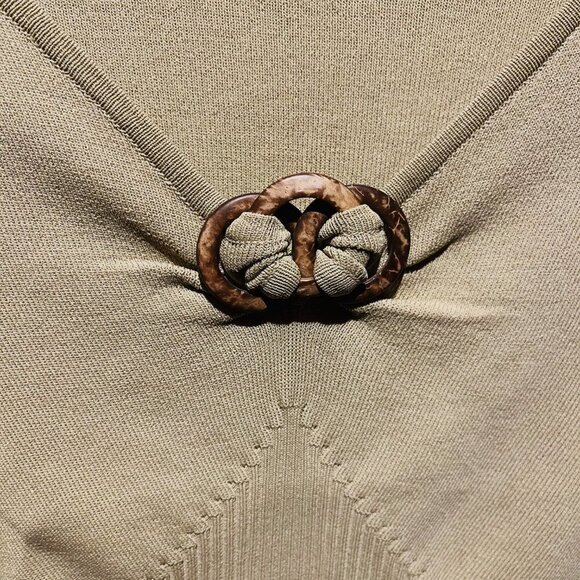 Hannah Jones New York 60'S Cropped Green Knit Top with Wood Accents - Picture 4 of 10